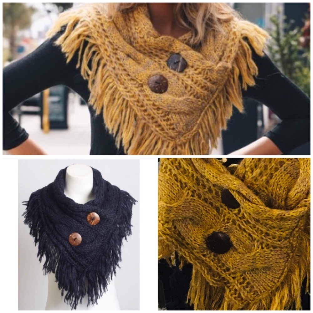 Scarf in pink and burgundy.